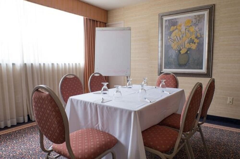Hotel The Roehampton 3*