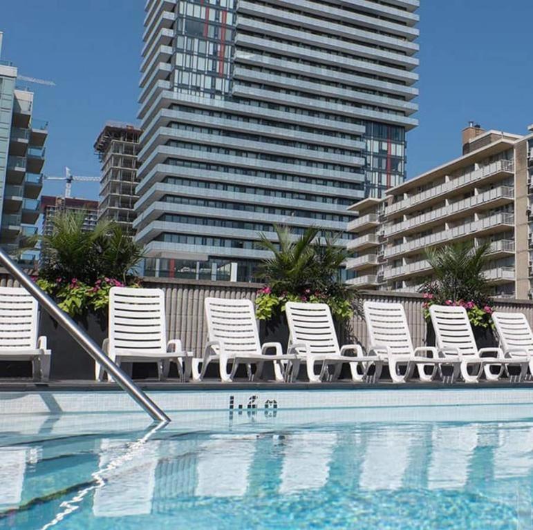 The Roehampton 3* Toronto