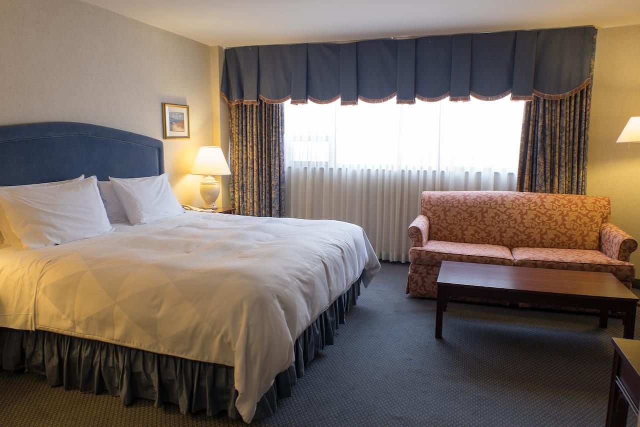 The Roehampton 3* Toronto