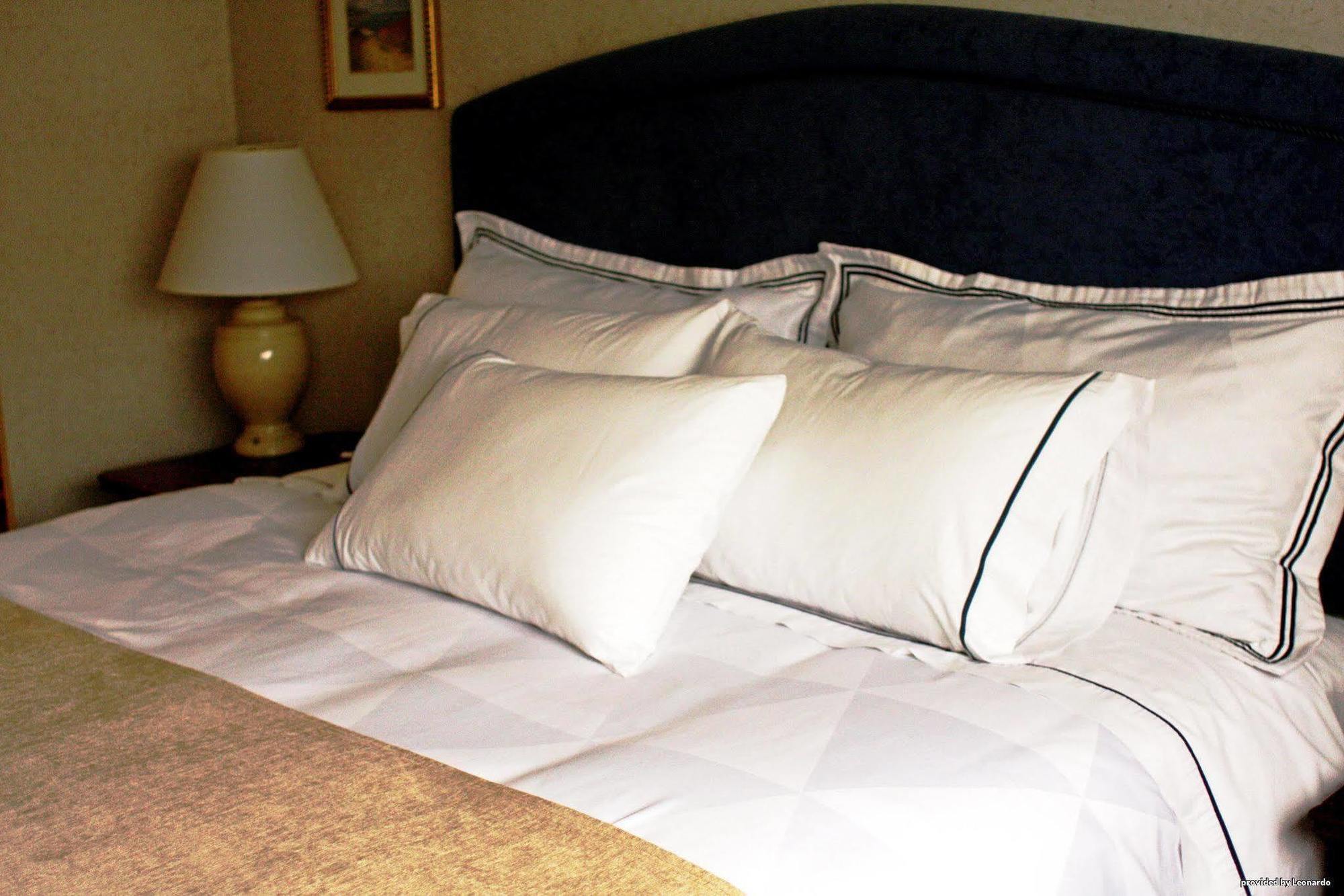 The Roehampton 3* Toronto